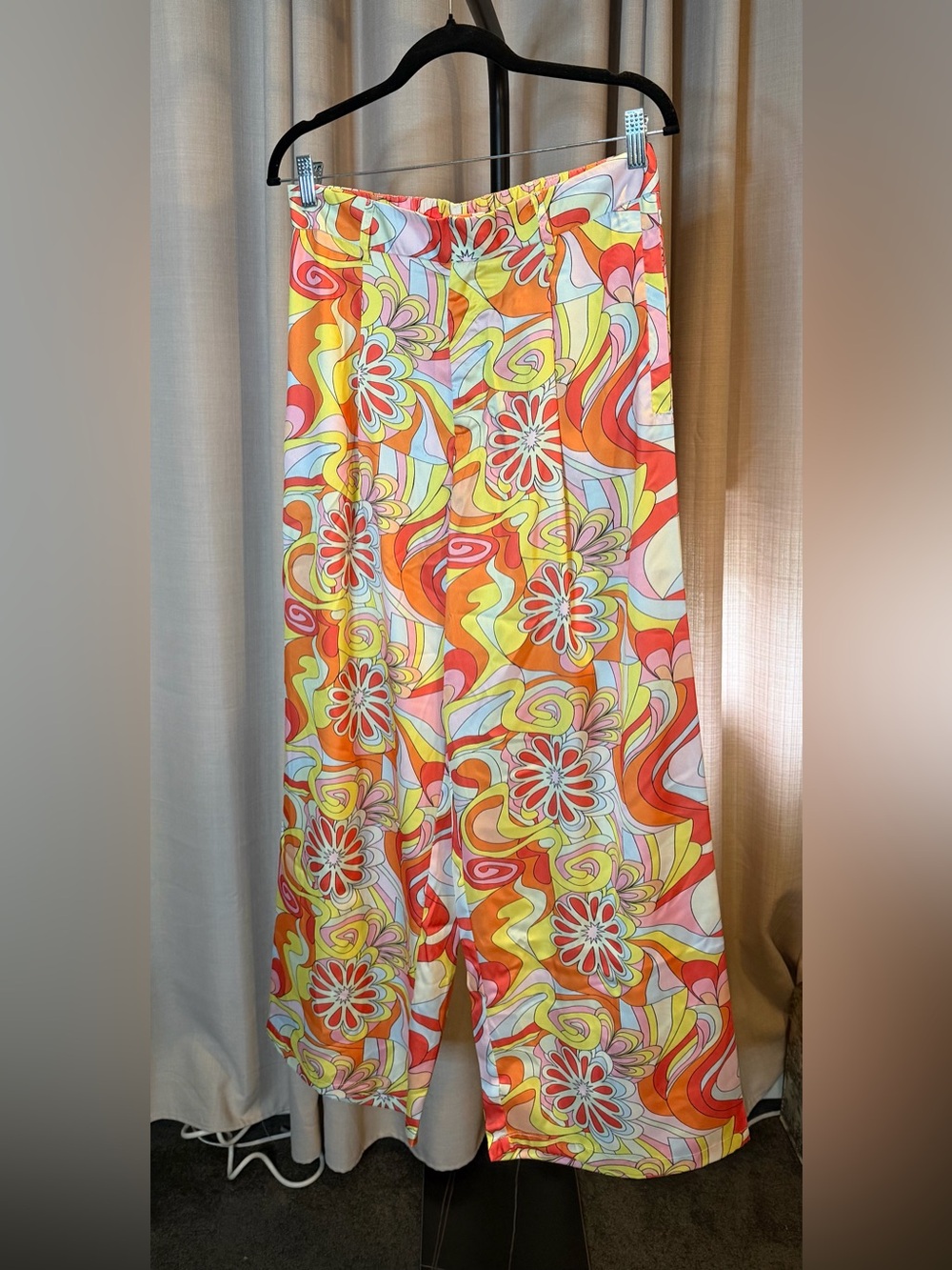 Vine Tree USA Colorful Swirl Floral Pant.